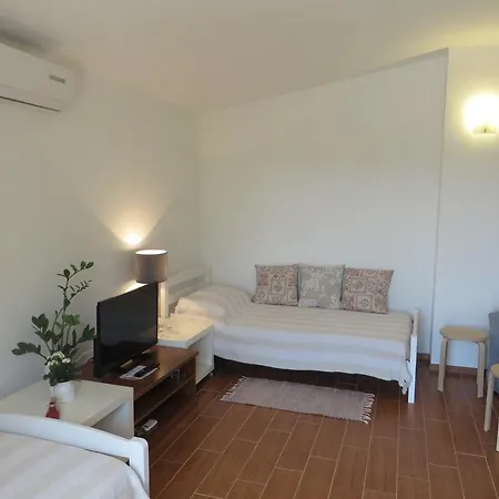 Filipovic Apartments With Pool Biograd Na Moru Exterior photo