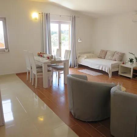 Filipovic Apartments With Pool Biograd Na Moru Exterior photo