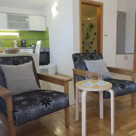 Filipovic Apartments With Pool Biograd Na Moru Exterior photo