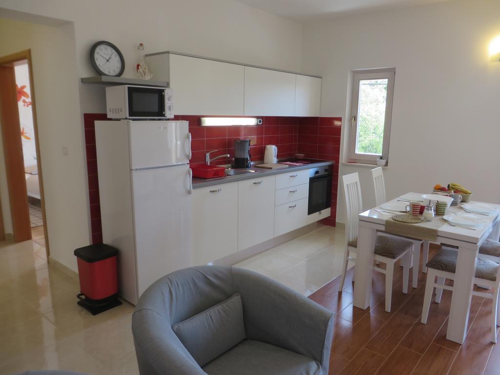 Apartment Filipovic With Pool Biograd Na Moru