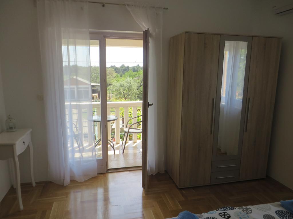 Apartment Filipovic With Pool