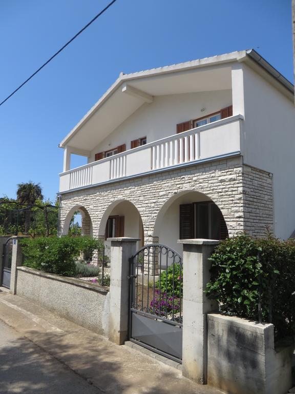 Apartment Filipovic With Pool Biograd Na Moru