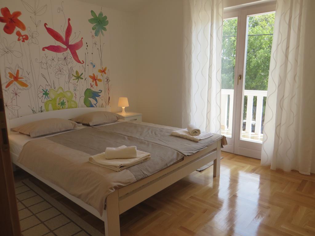 Apartment Filipovic With Pool Biograd Na Moru